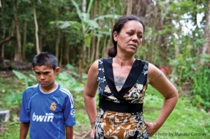 Moeana Besa and her family live in a part of Tahiti plagued by little fire ants. Photo by Masako Cordray